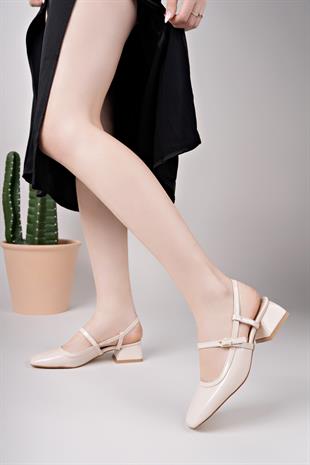 Aymood Kadın Kemerli Topuklu Ayakkabı 3 cm Topuk D Nude Rugan