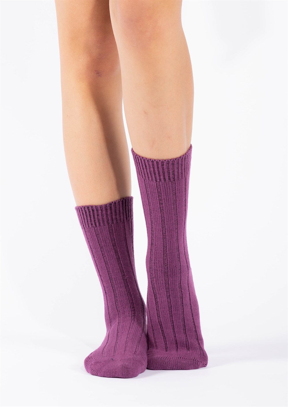 Kadın Yünlü Derbili Mor Bot Çorabı