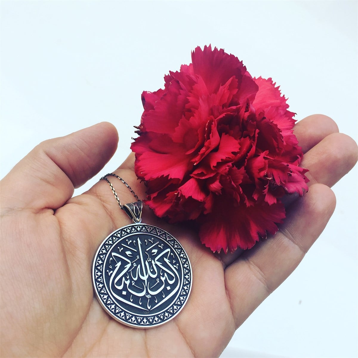 ALLAHU EKBER YAZILI KOLYE