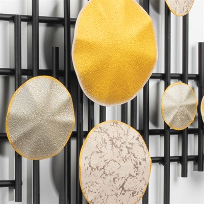 Cardamom Gold Tonlarında Dairesel Soyut Metal Tablo – Modern, Minimal ve Sıcak Işıltılı Duvar Dekoru