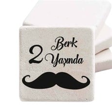 Bebek Şekeri Doğal Taş Magnet Ayın Üstünde Oturmuş Bebek