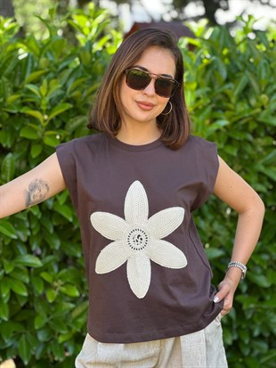 Çiçek Nakışlı Tshirt 02181 Kahverengi