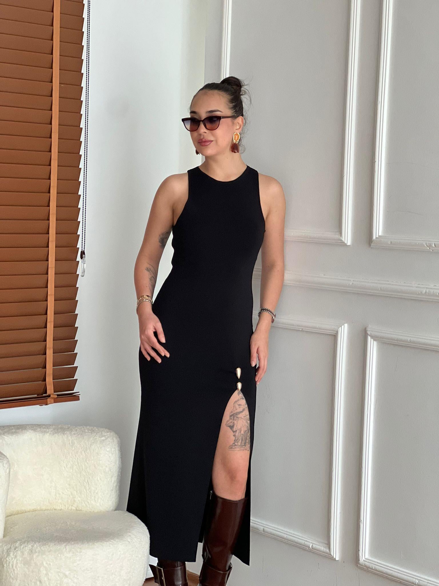 Aksesuar Detaylı Yırtmaçlı Triko Elbise 90255 Siyah