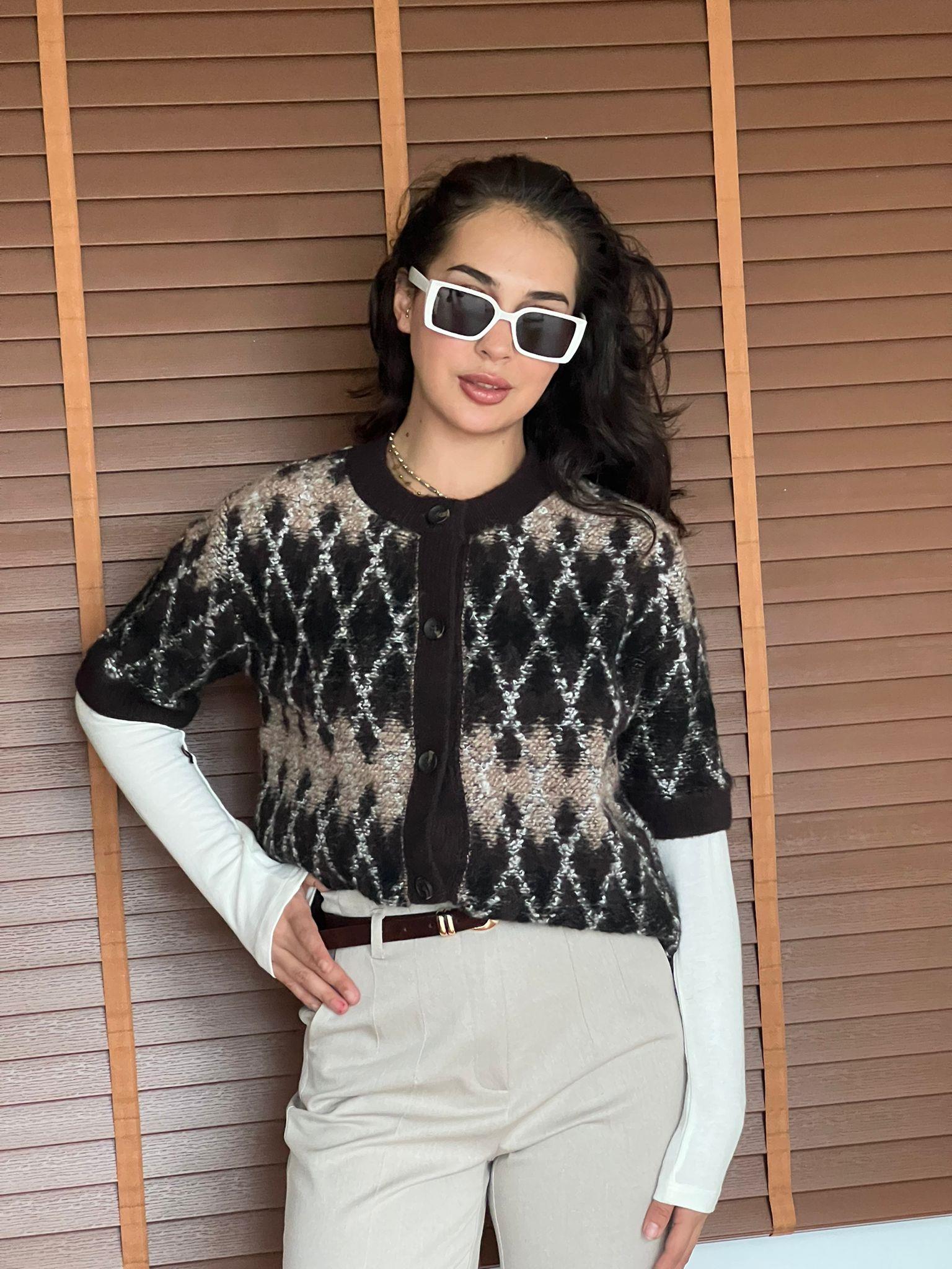 Baklava Dokulu Düğmeli Triko Hırka 61000 Koyu Kahve