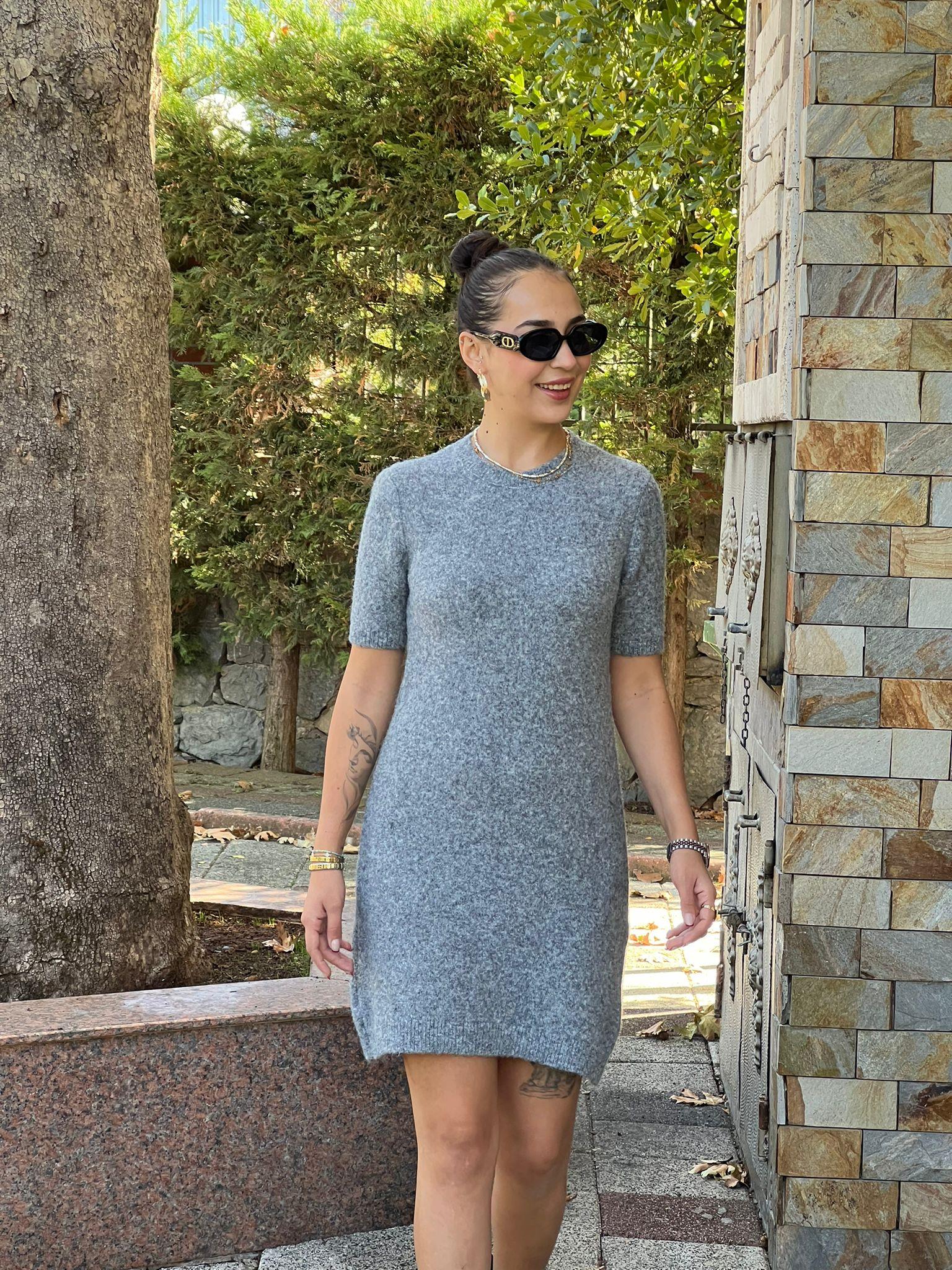 Bisiklet Yaka Yumuşak Dokulu Elbise 90257 Füme