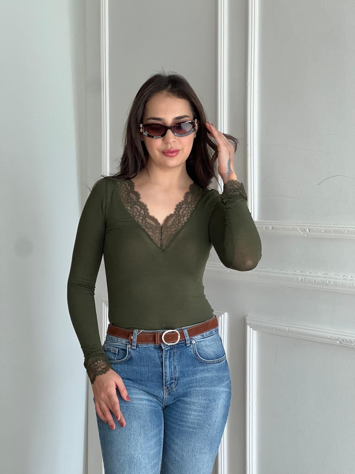 Dantel Detaylı V Yaka Tshirt 26-2279 Haki