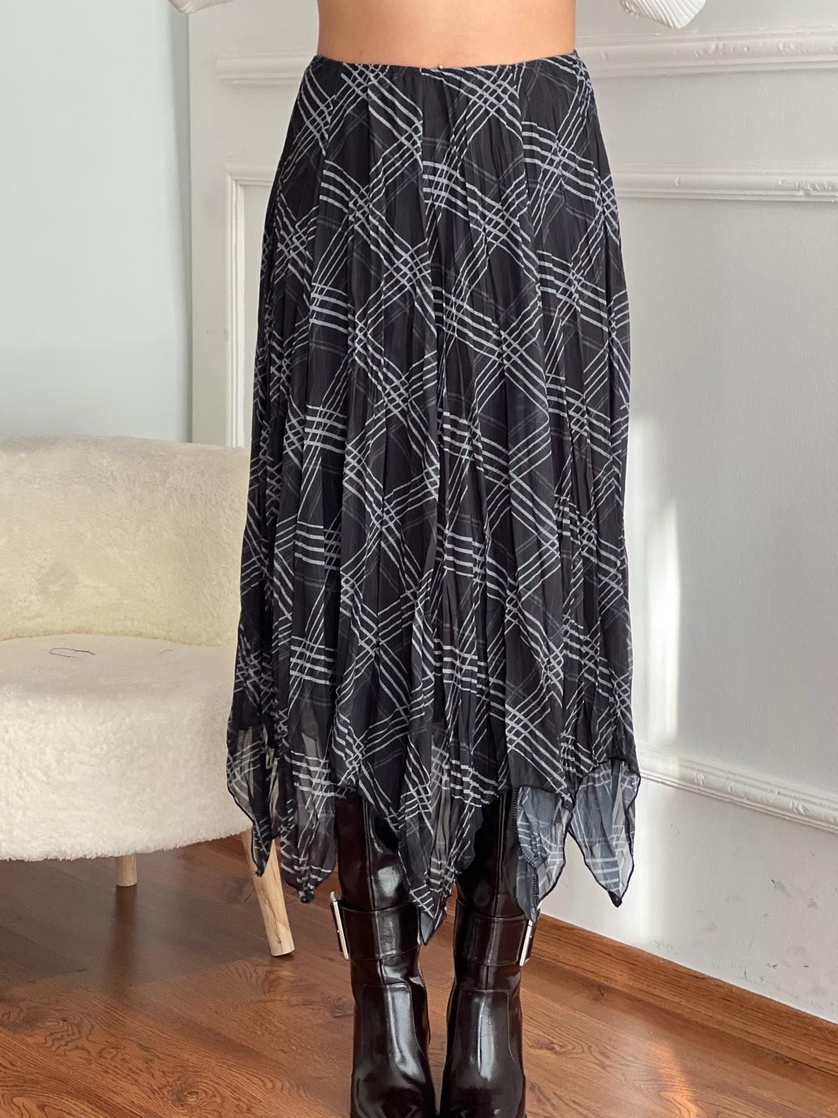 Ekose Desenli Asimetrik Etek 26-2210 Siyah