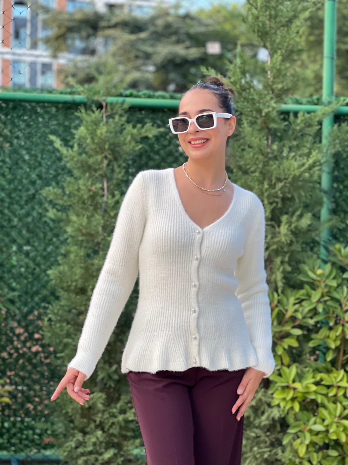 İnci Düğmeli Volanlı Hırka 25716 Ekru