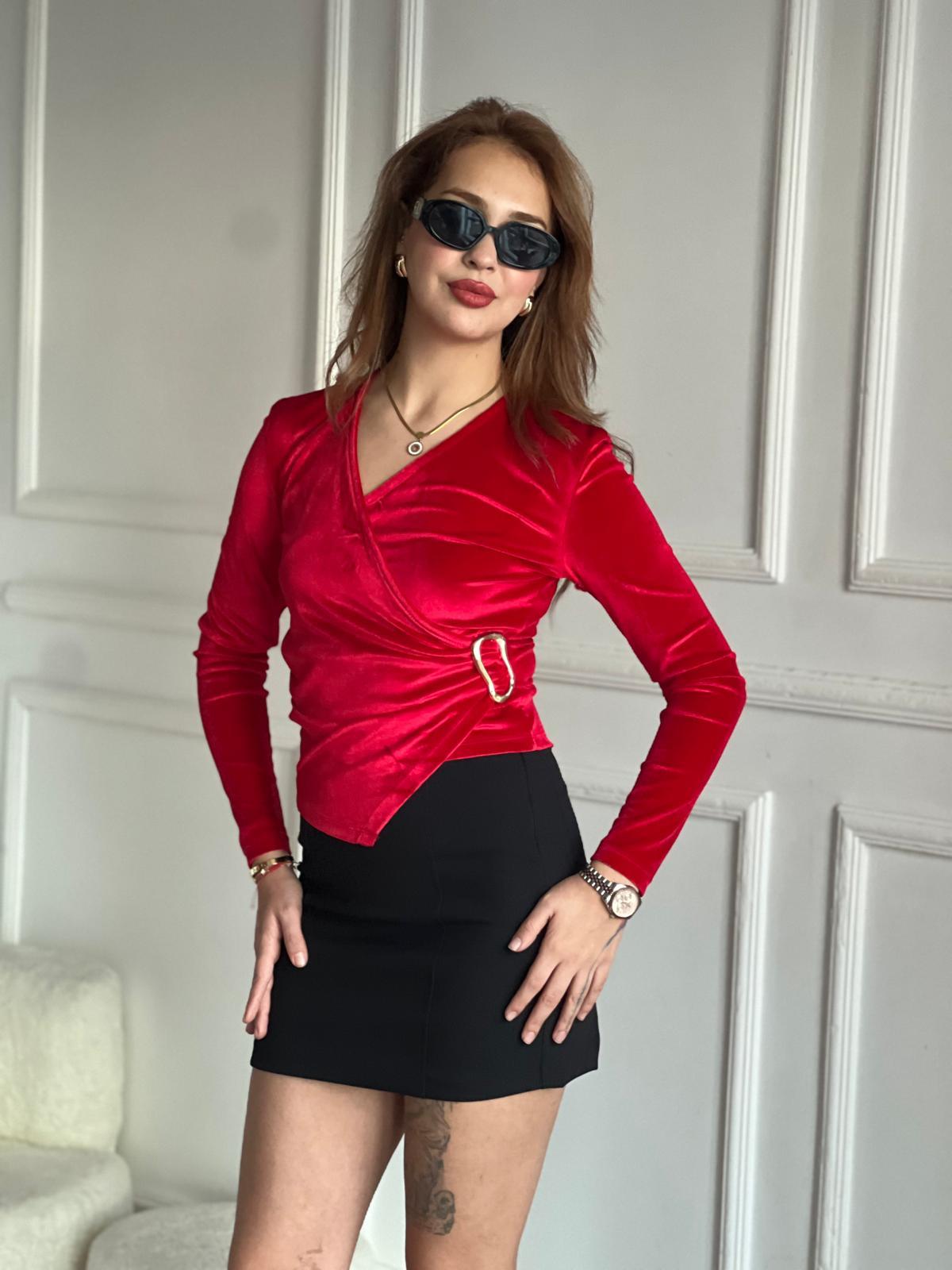 Kadife Yandan Tokalı Bluz 4898 Kırmızı