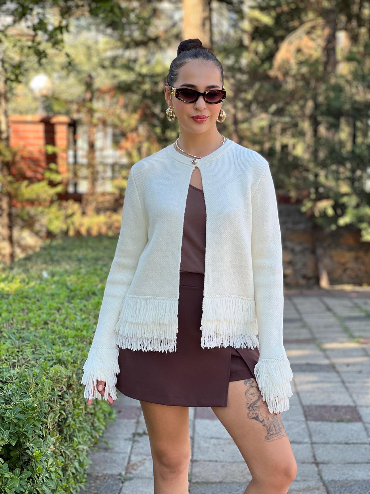 Püsküllü Düğmeli Triko Hırka 60993 Ekru