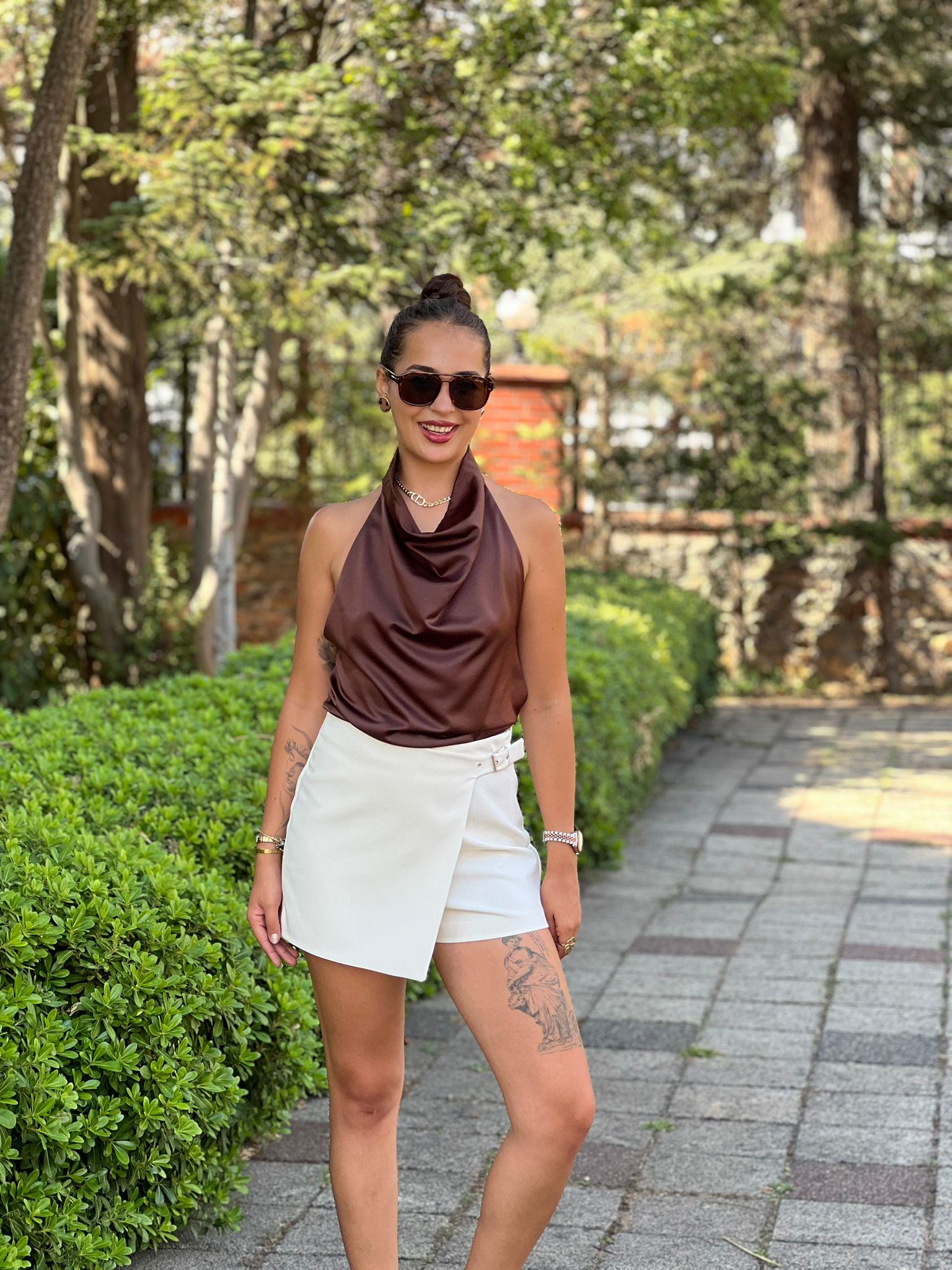 Sırt Dekolteli Saten Bluz 251007 Kahverengi