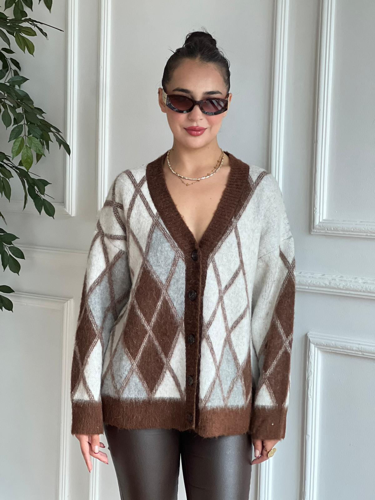 V Yaka Baklava Desenli Şardonlu Hırka Kahverengi