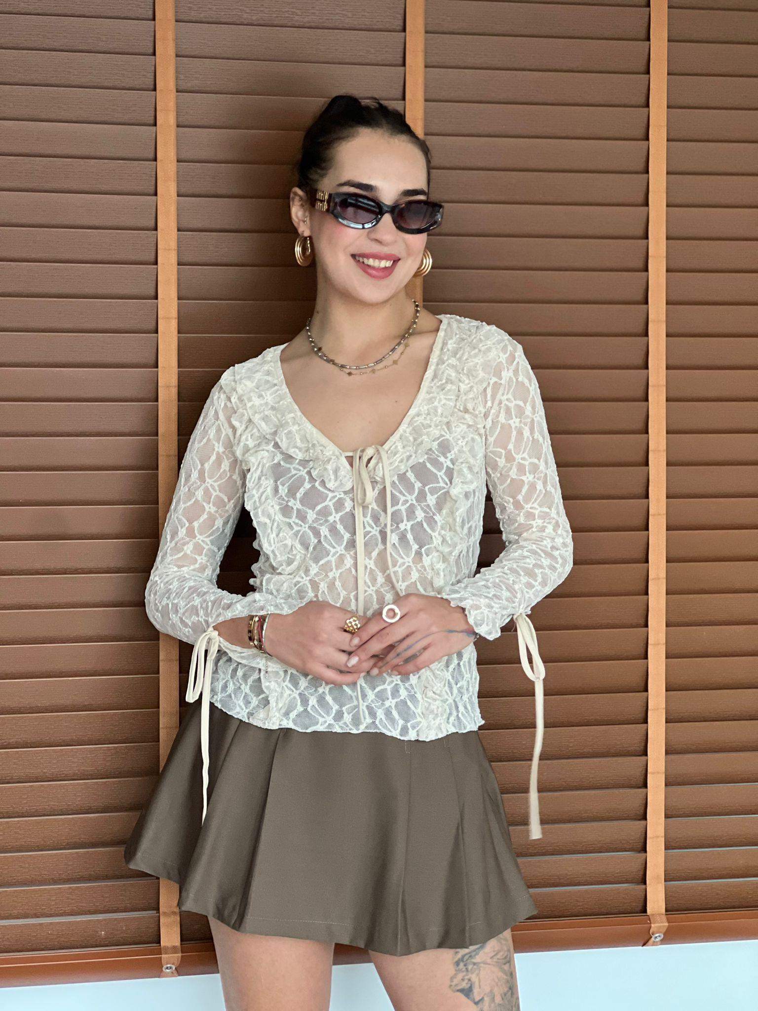 Yakası Fırfırlı Dantel Bluz 30025 Açık Bej