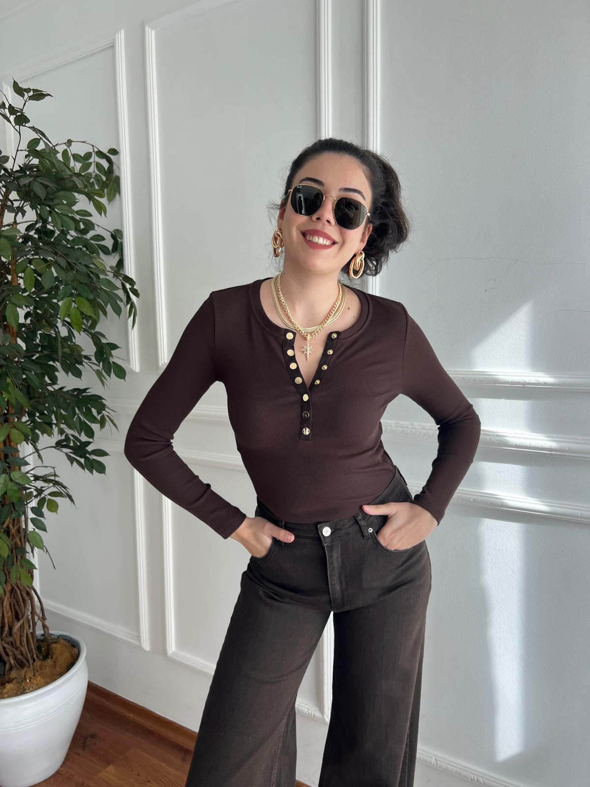 Yakası Patlı Düğmeli Bluz 16363 Kahverengi