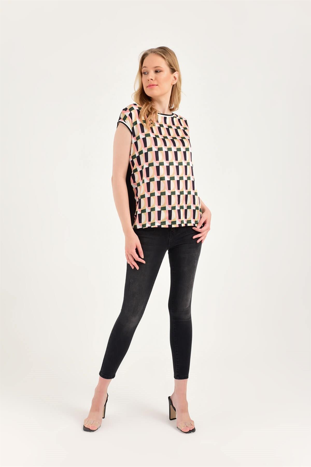 HN2614Geometrik Desenli Kolsuz İpek Bluz