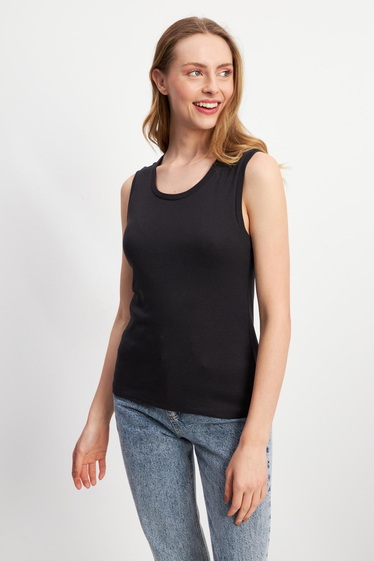HN3993Kolsuz Düz Yuvarlak Yaka T-shirt