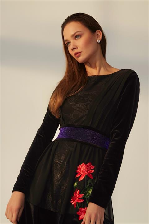 HN1164Kırmızı Çiçek Nakışlı Örme Elbise