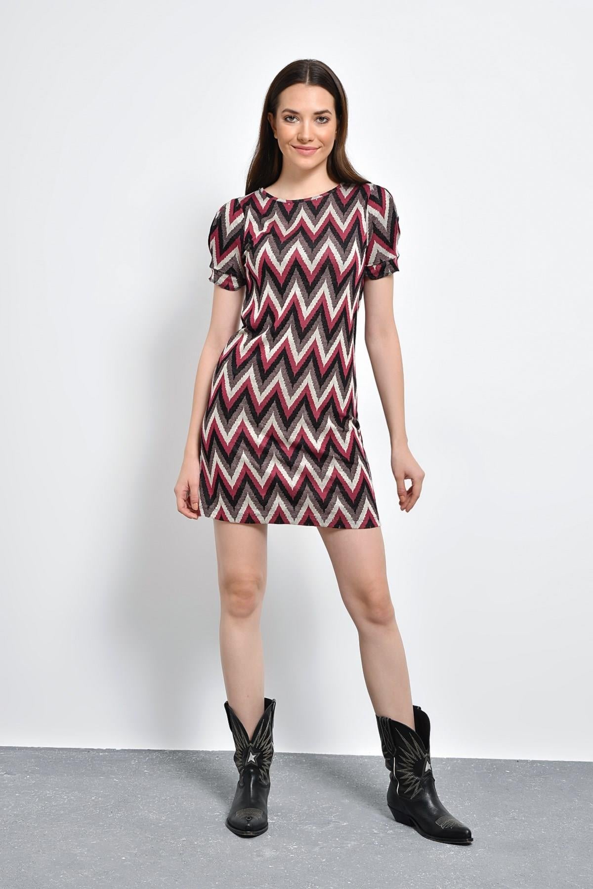 HN2187Zigzag Desenli Kısa Kollu Elbise