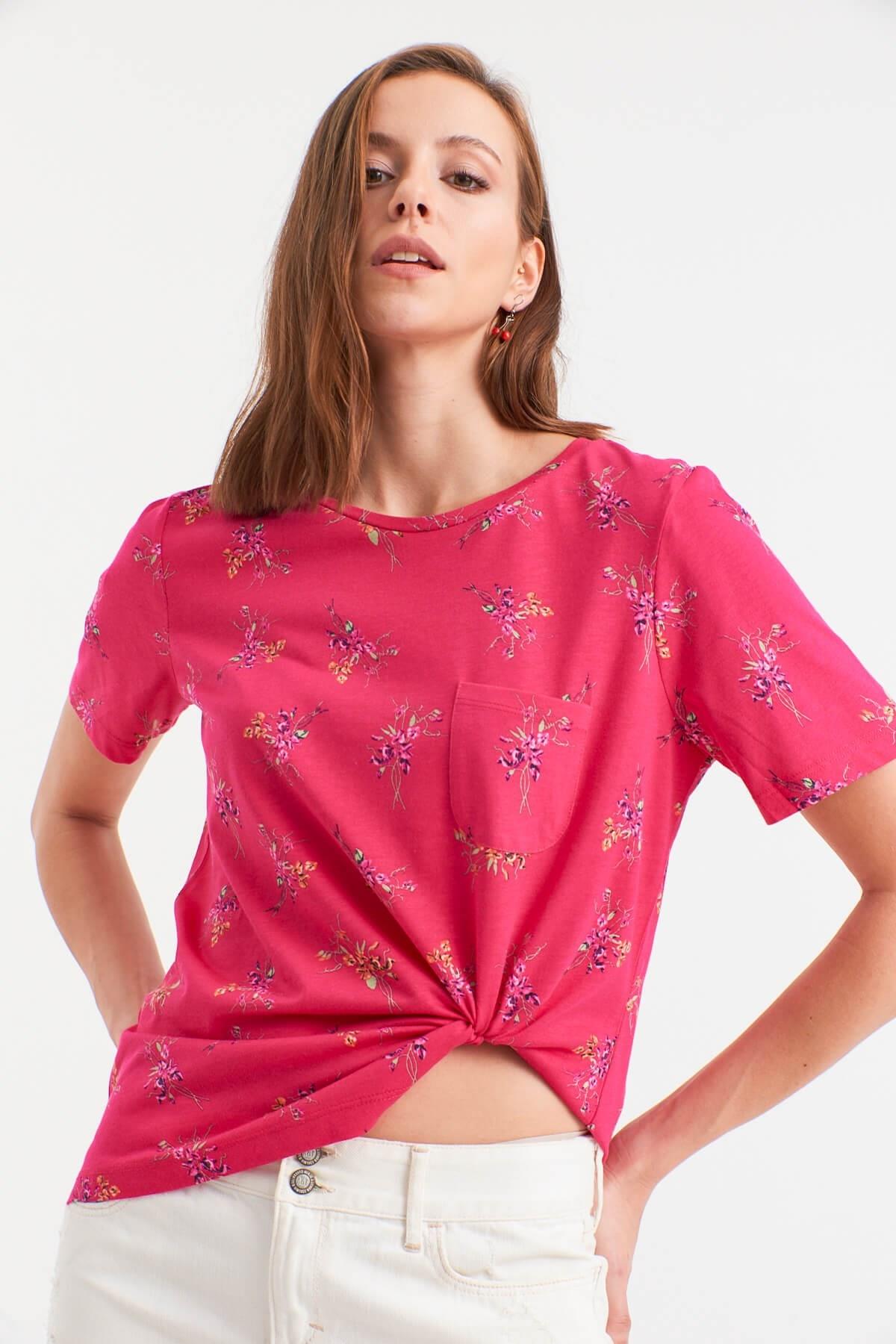 HN2593Büzgülü Baskılı T-Shirt