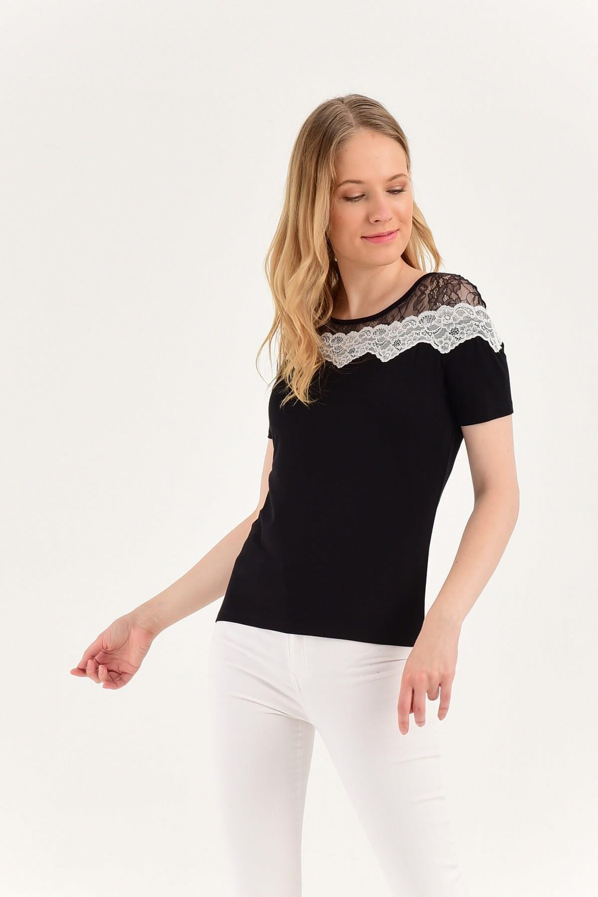 HN2618Kısa Kollu Dantelli Bluz