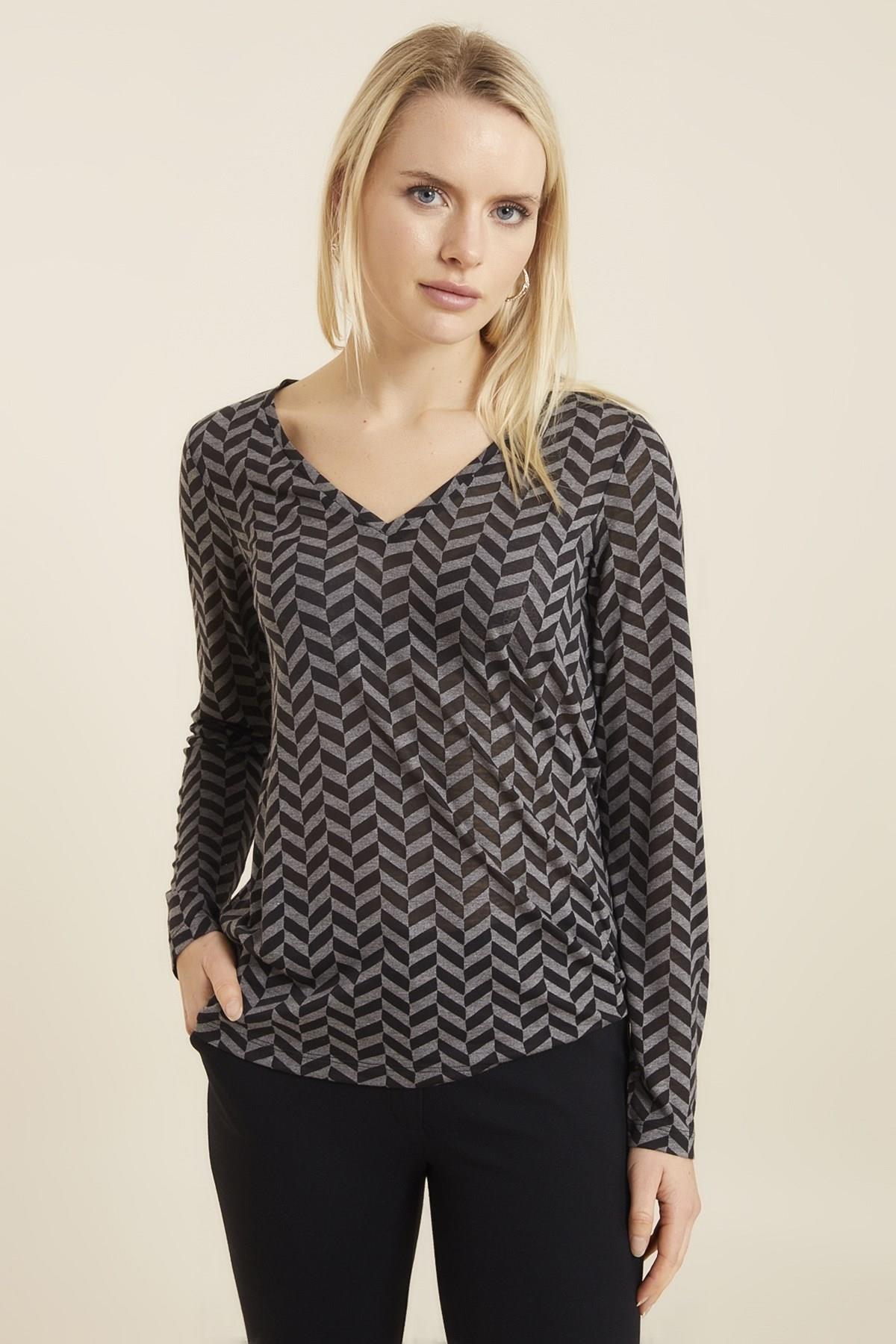 HN2880Desenli V-Yakalı Basic T-Shirt