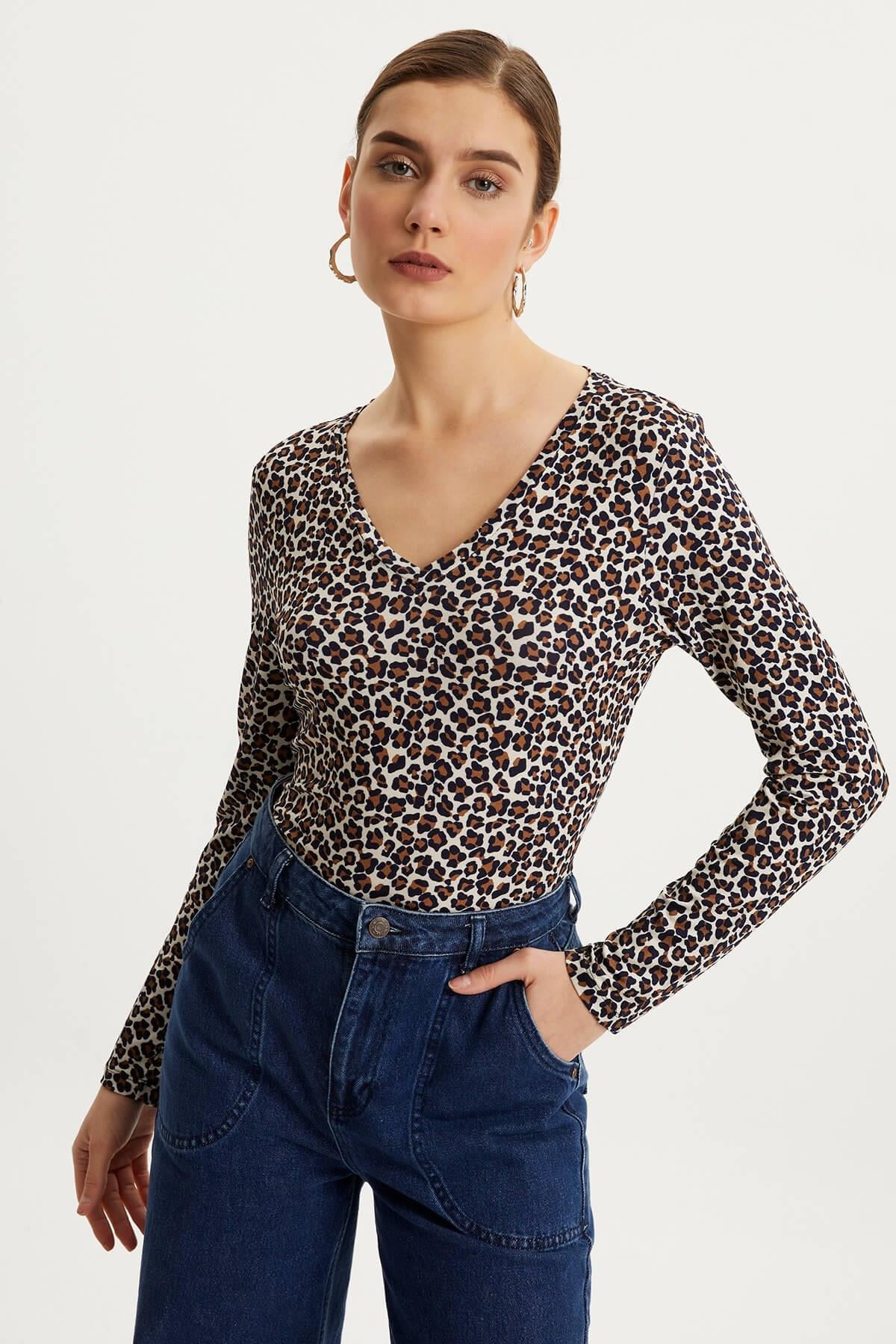 HN3350V Yakalı Leopar Baskılı Tshirt