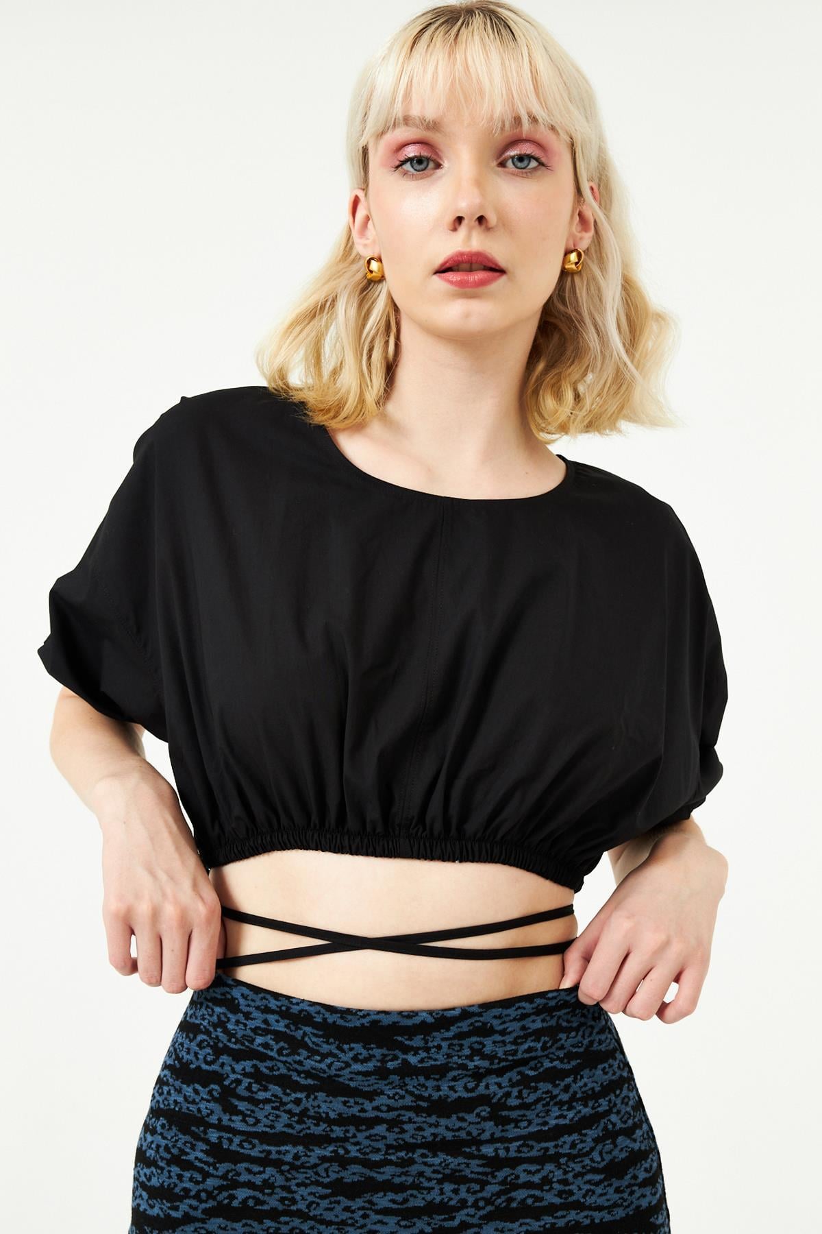 HN3826Kolları ve Beli Lastik Balon Regla Kol Mini Crop Dokuma Bluz