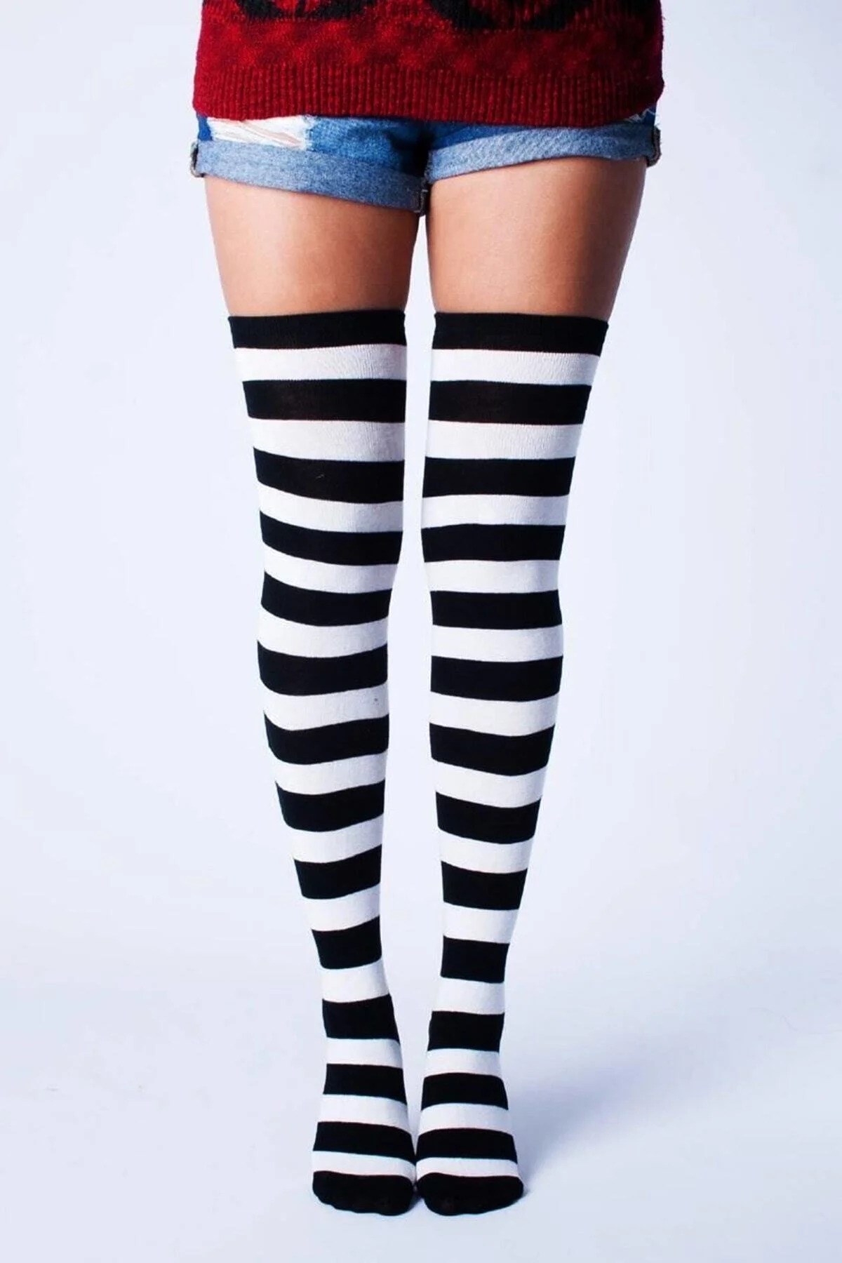 Diz Üstü Kadın Çorabı Siyah-Beyaz Çizgili - 36-40 Numara - %70 Pamuk | Design Socks