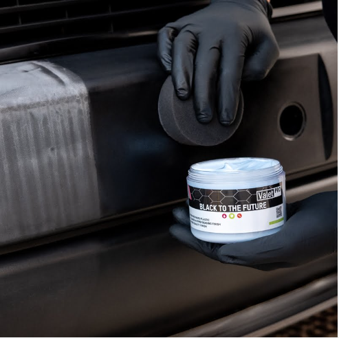 Valet Pro Plastik ve Trim Parlatıcı Jel - Black To The Future 250ml