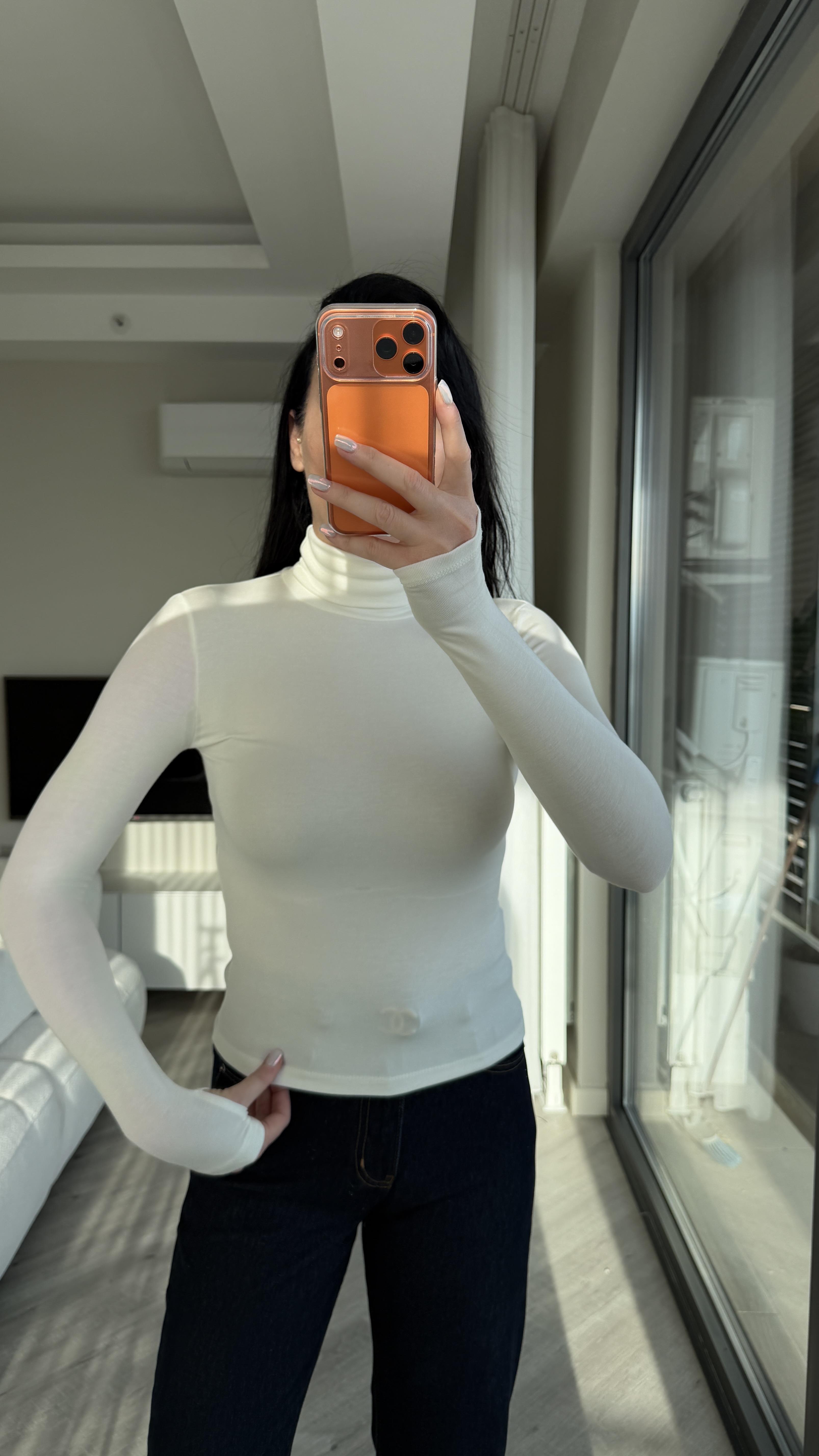 Beyaz Boğazlı Basic Body