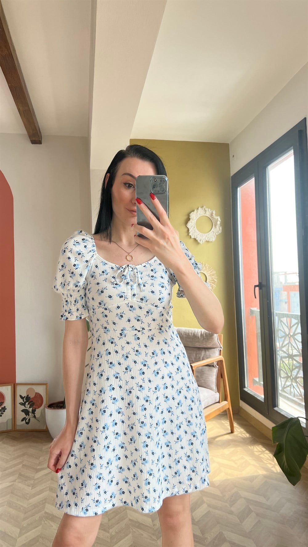 Beyaz Mavi Minik Çiçek Desen Elbise