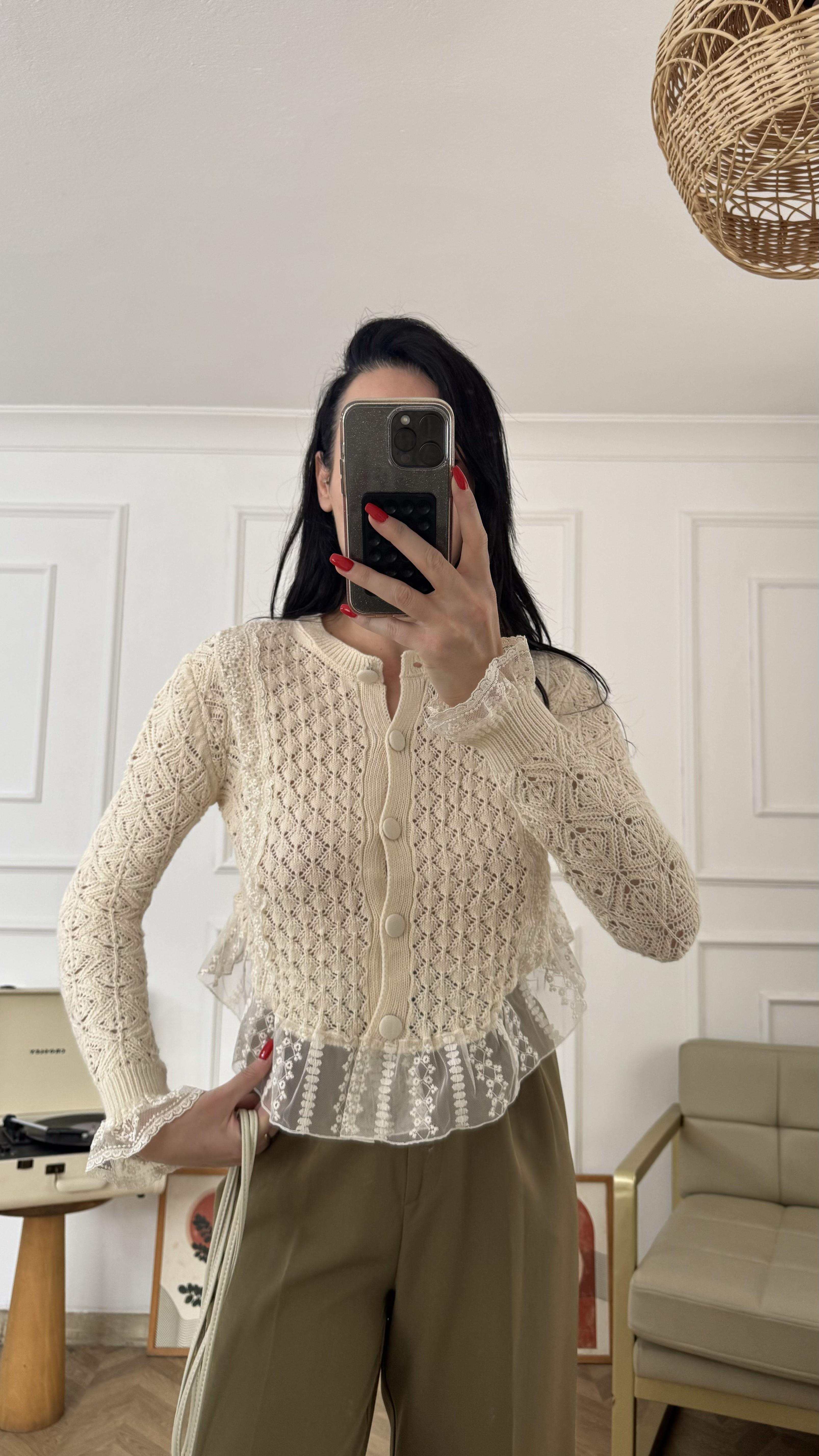 Ekru Tül Detaylı Hırka