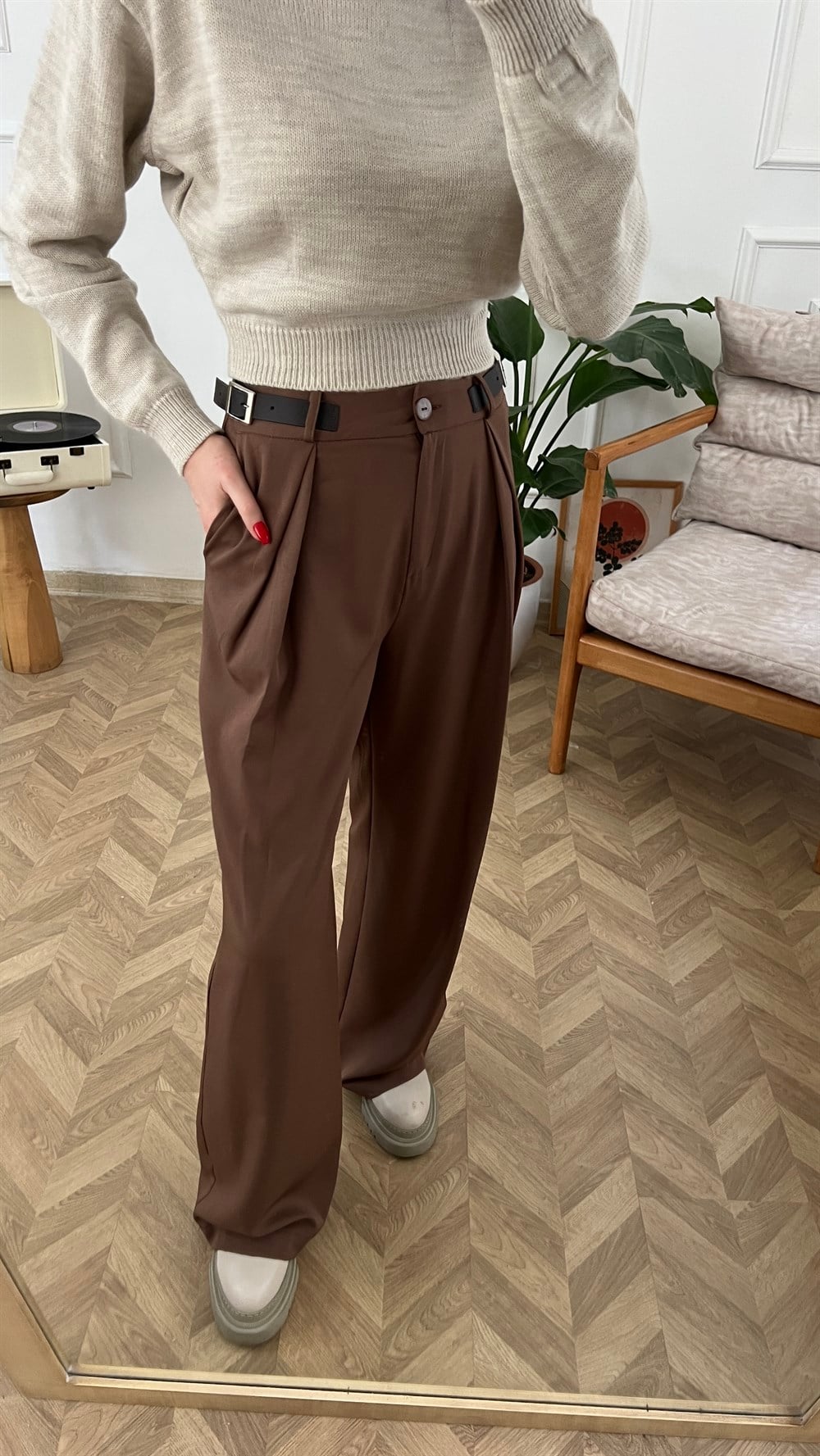 Kahve  Yanları Kemerli Pantolon