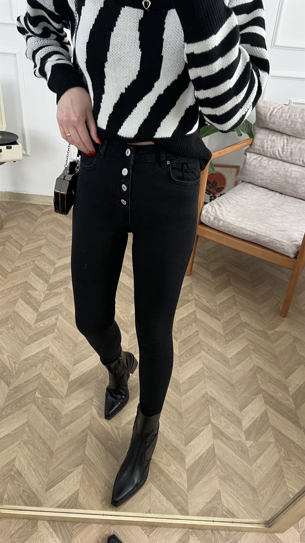Koyu Füme Önden Düğmeli Toparlayıcı Jean