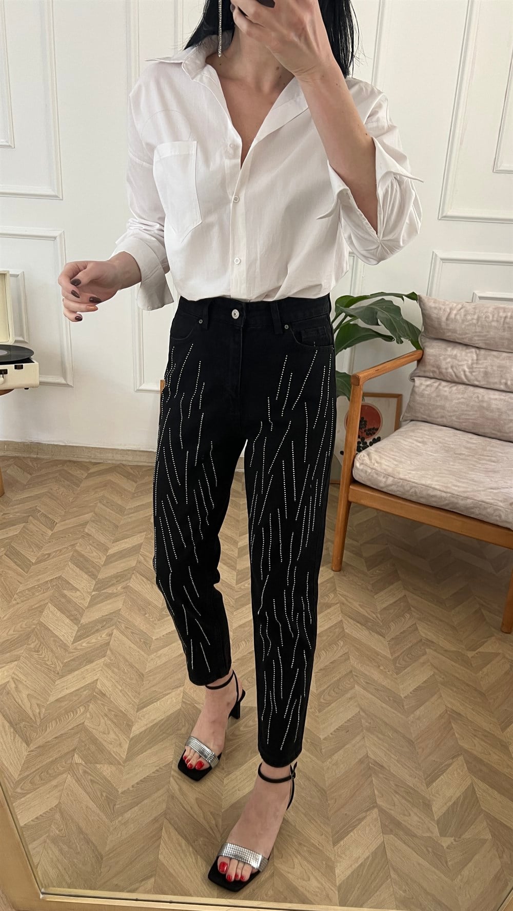Koyu Füme Taşlı Mom Jean