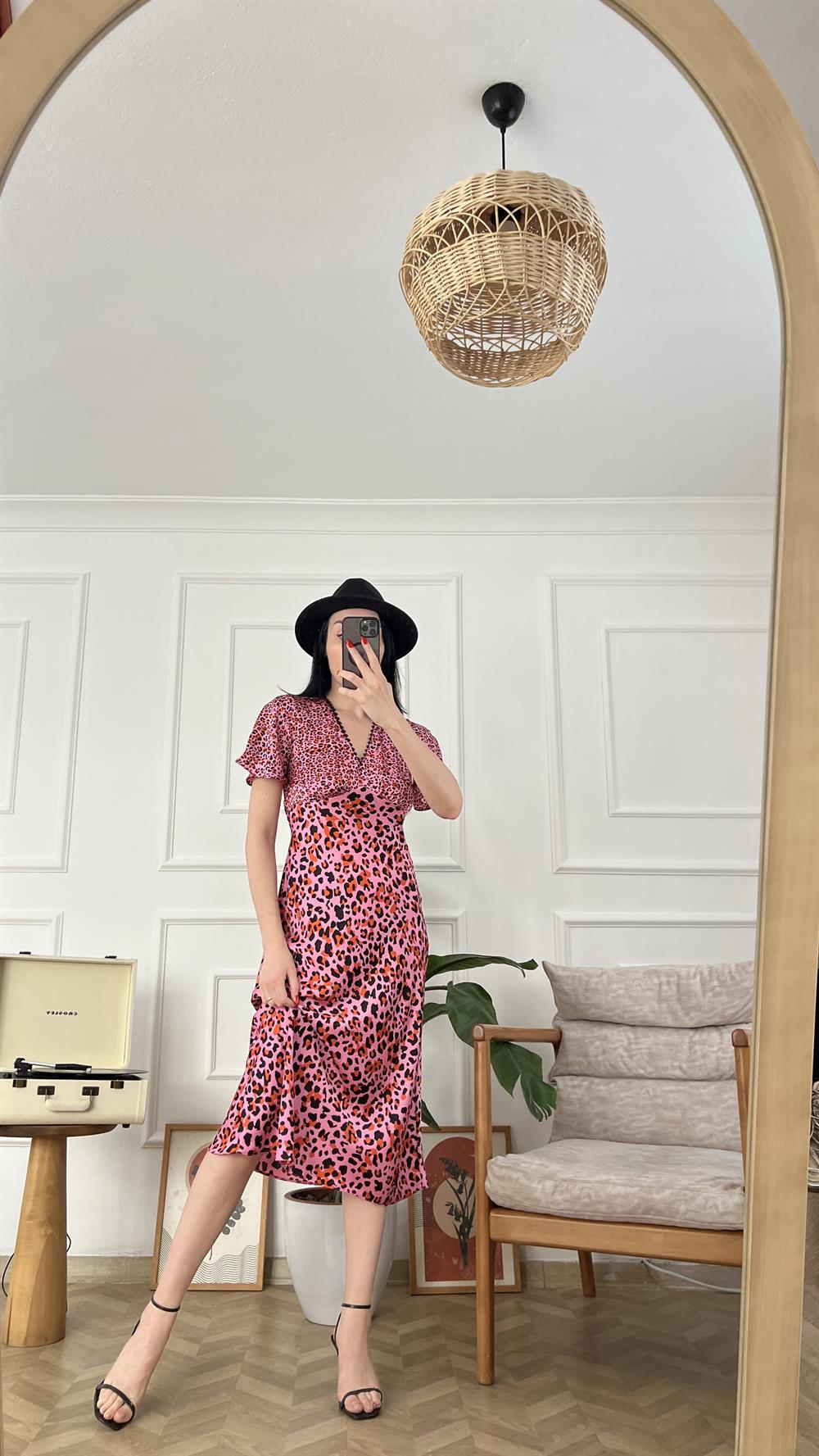 Pembe Leopar Desen Saten Elbise