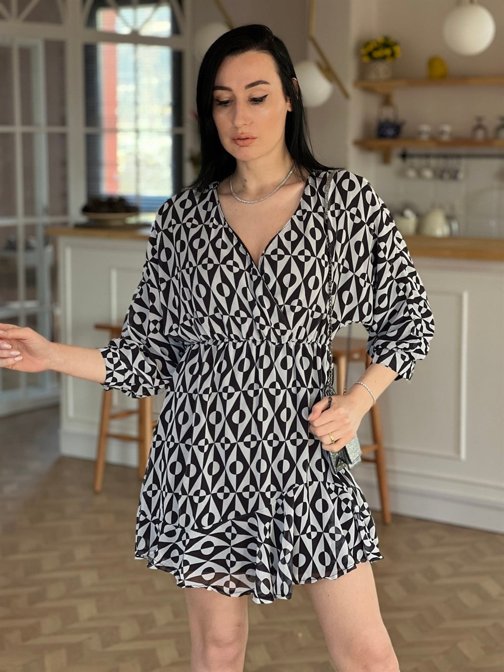 Siyah Beyaz Astarlı Şifon Elbise
