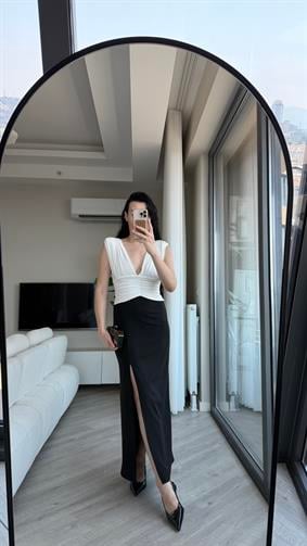 Siyah Yırtmaç Detaylı STELLA Elbise