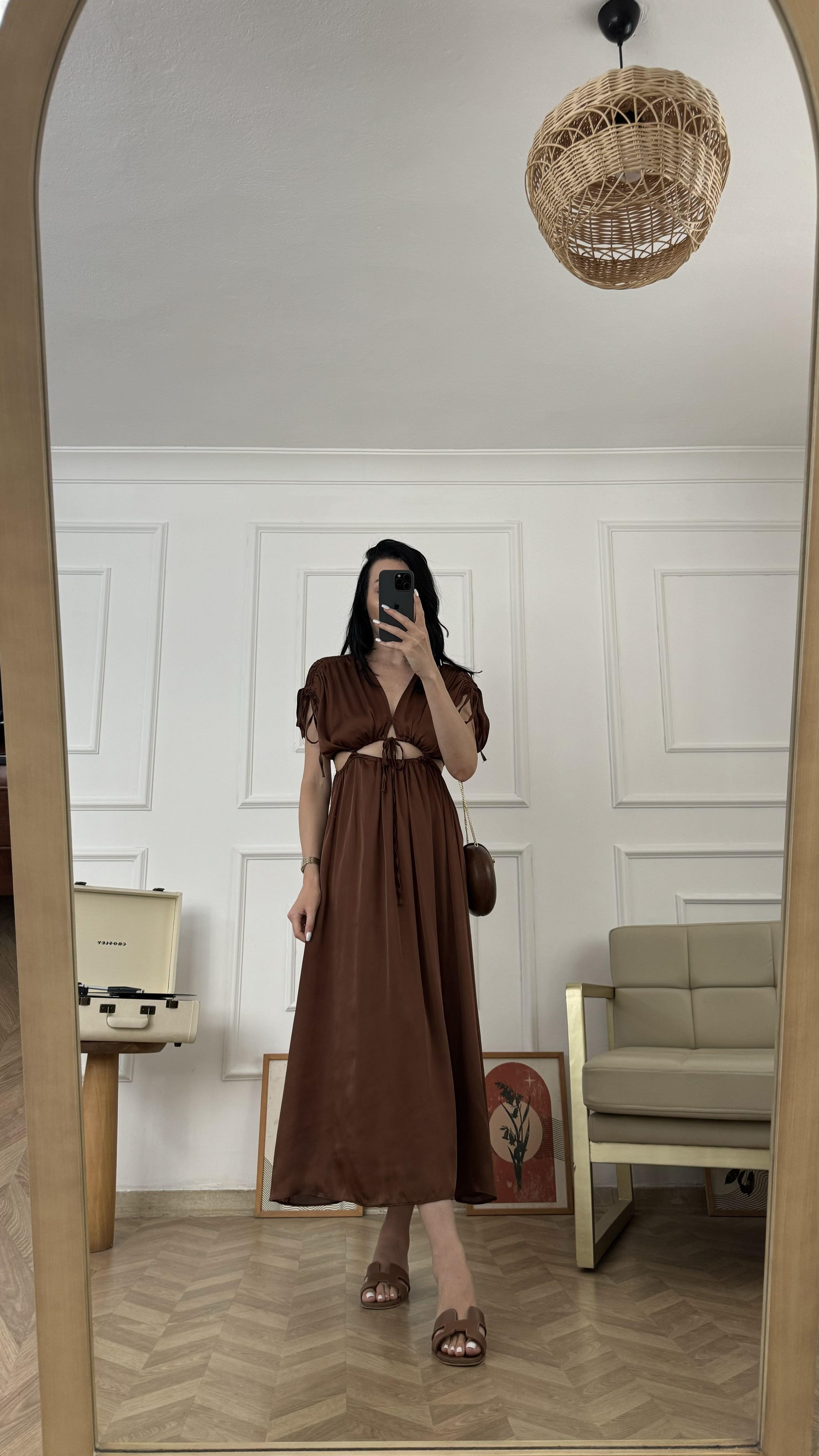Acı Kahve Pencere Detaylı Saten Elbise