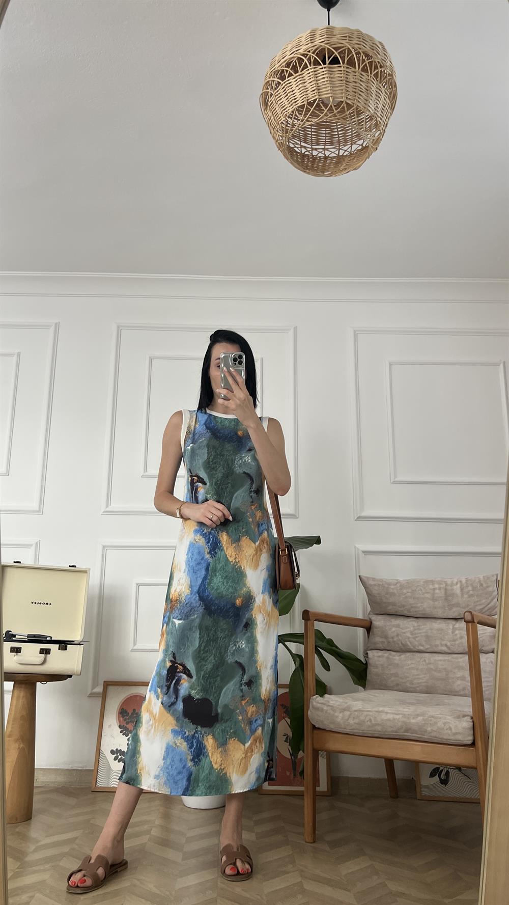 Batik Desen Kolsuz Elbise