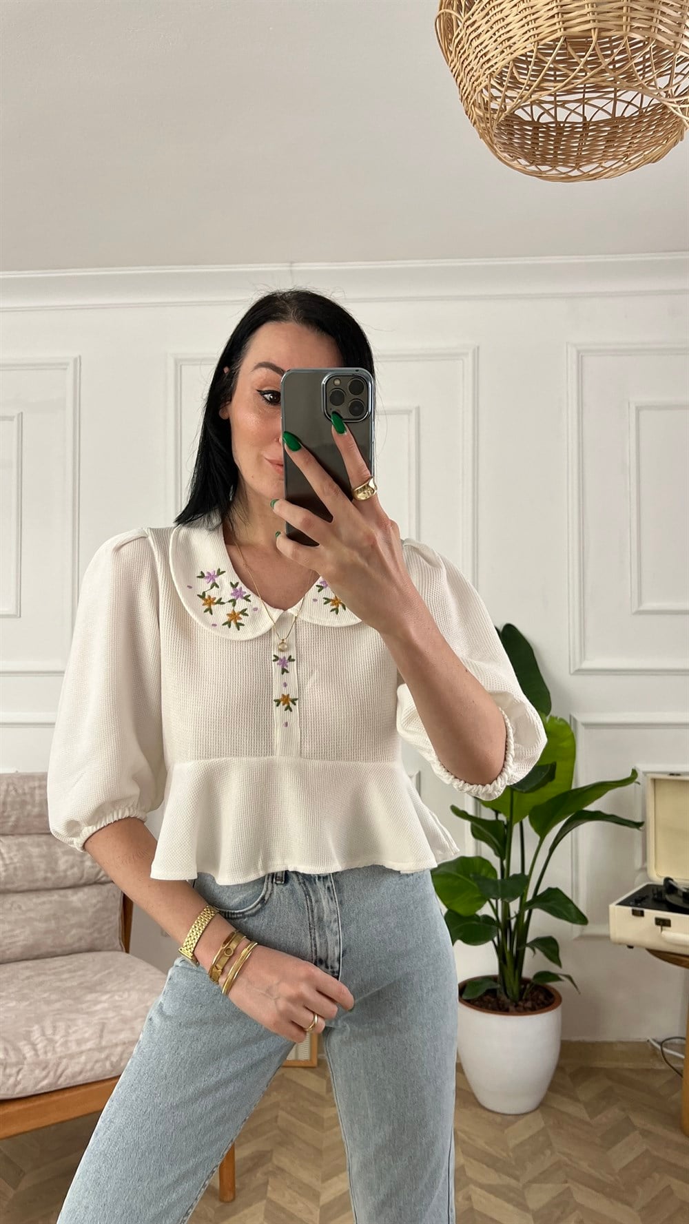Bebe Yaka Nakış Detaylı Bluz 