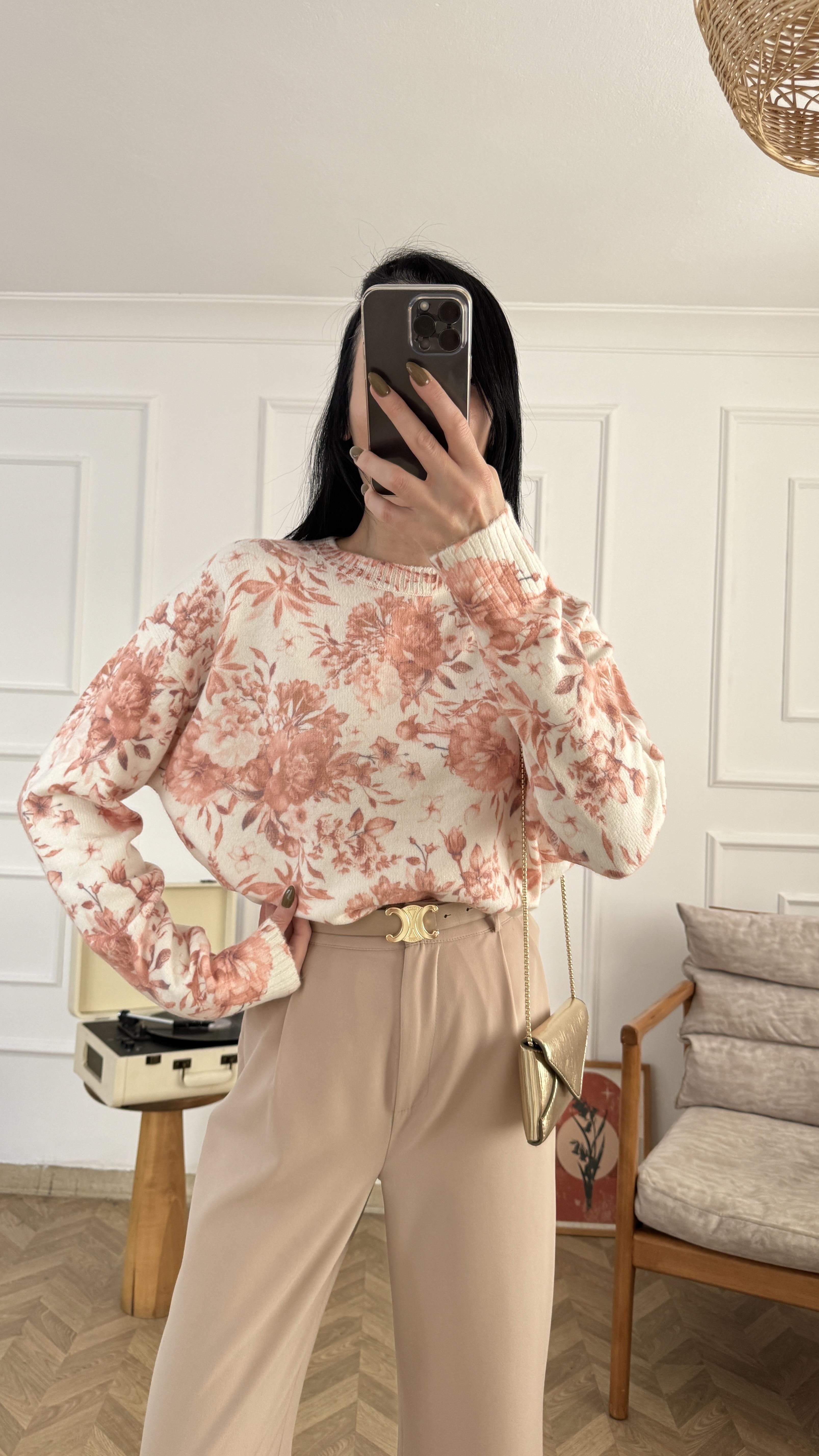 Bej Pudra Çiçek Desen Triko