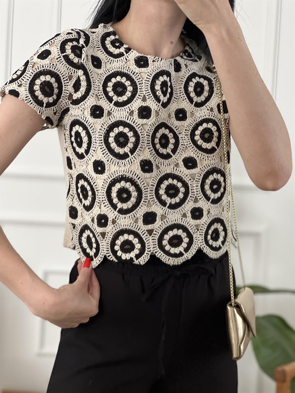 Bej Siyah Motif Detaylı Astarlı Bluz