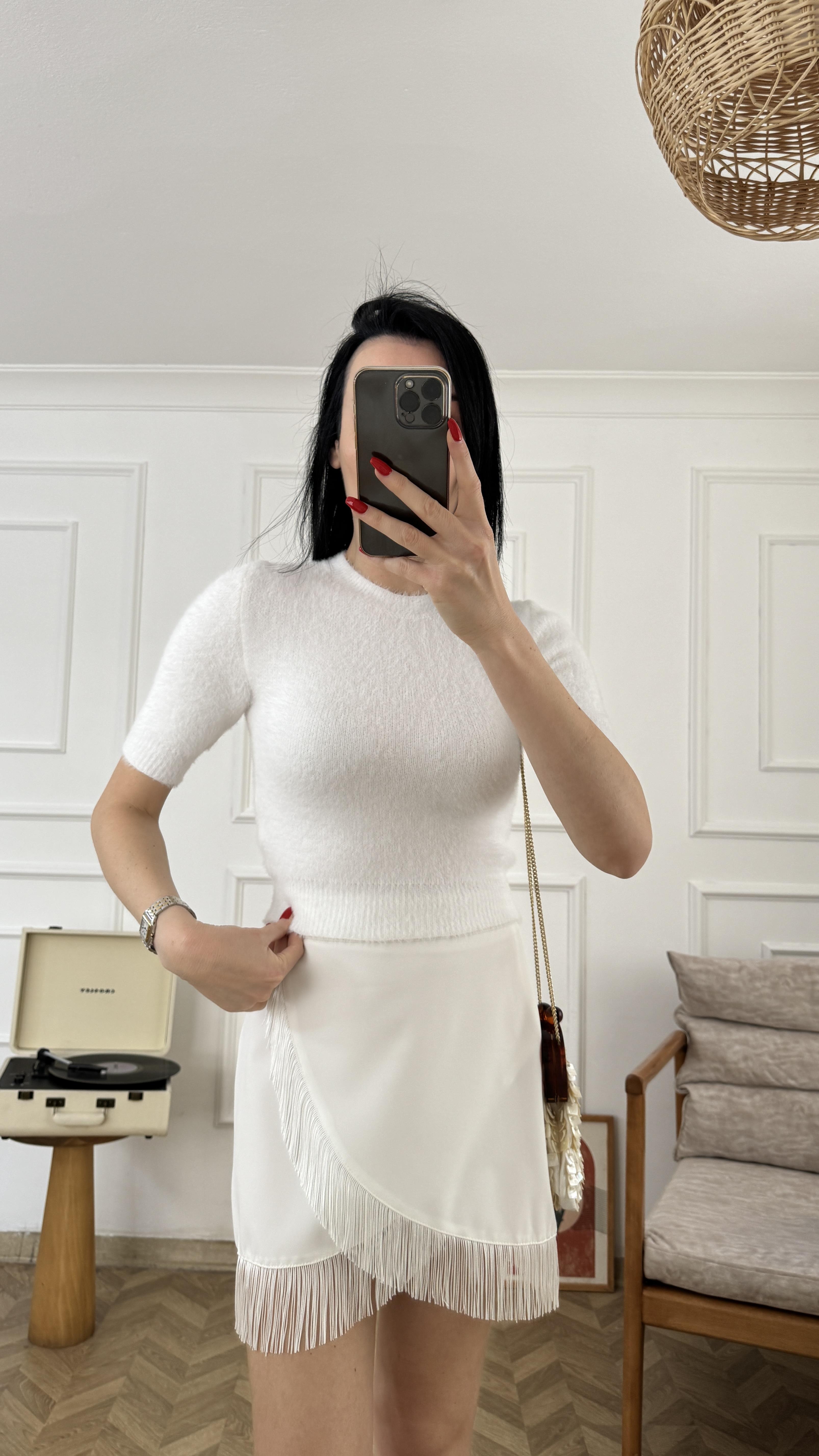 Beyaz Bisiklet Yaka Sakallı Triko