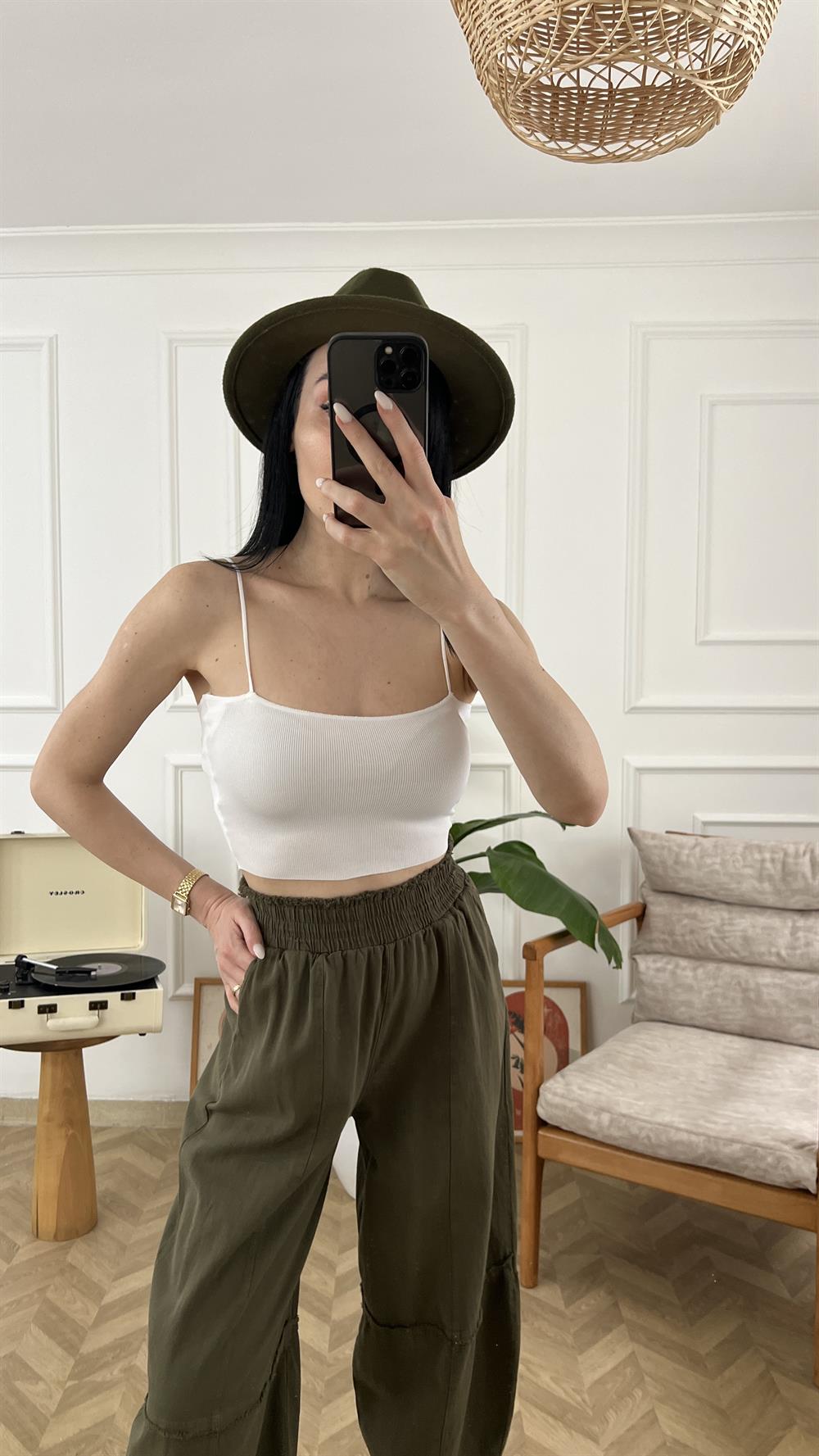 Beyaz İnce Askılı Likralı Crop