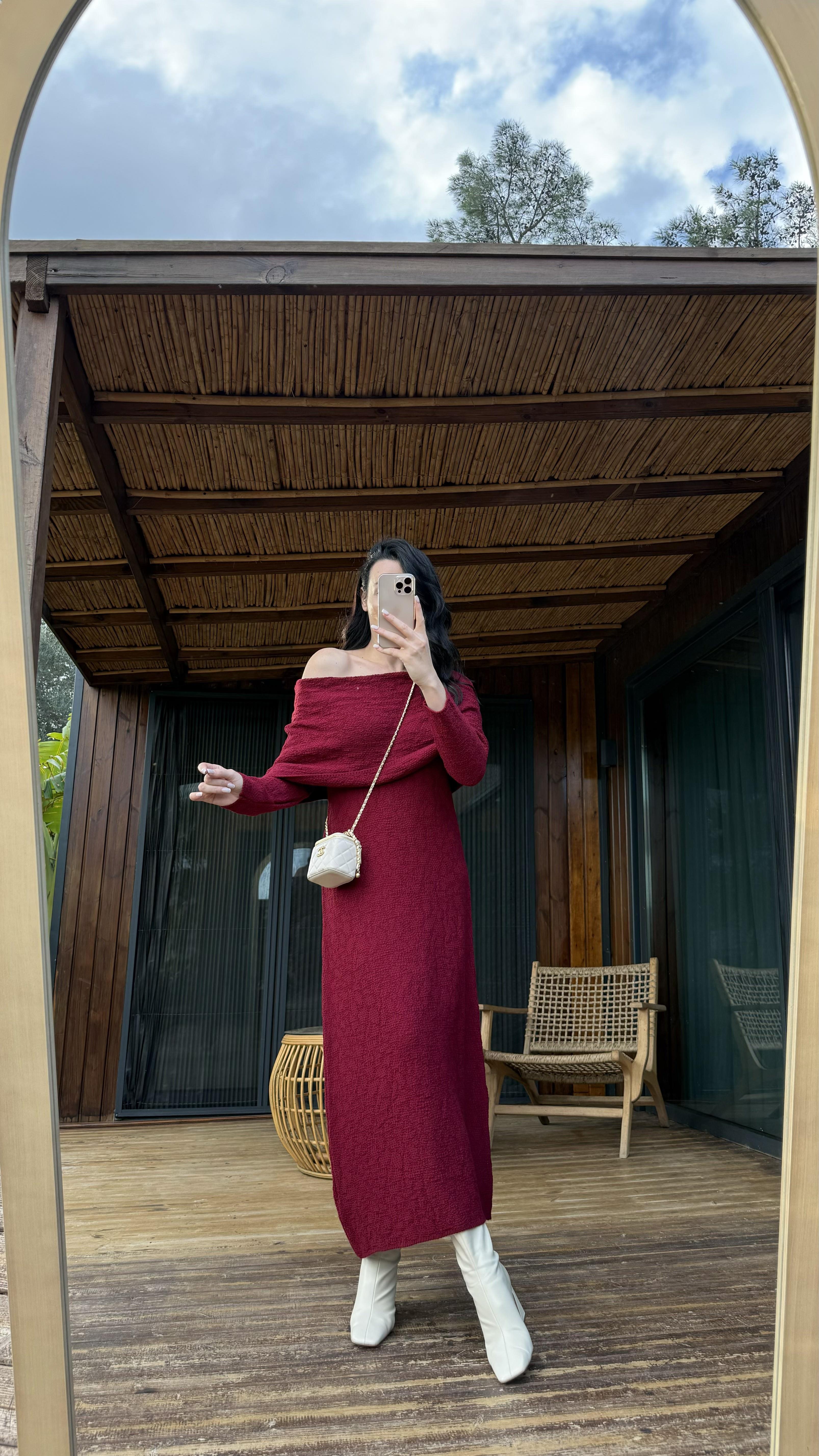Bordo Büyük Madonna Yaka Likralı Elbise