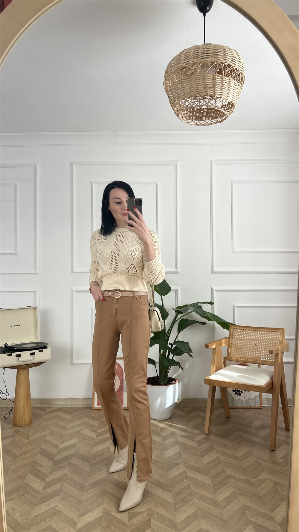 Camel Ön Paça Yırtmaç Detaylı Jean