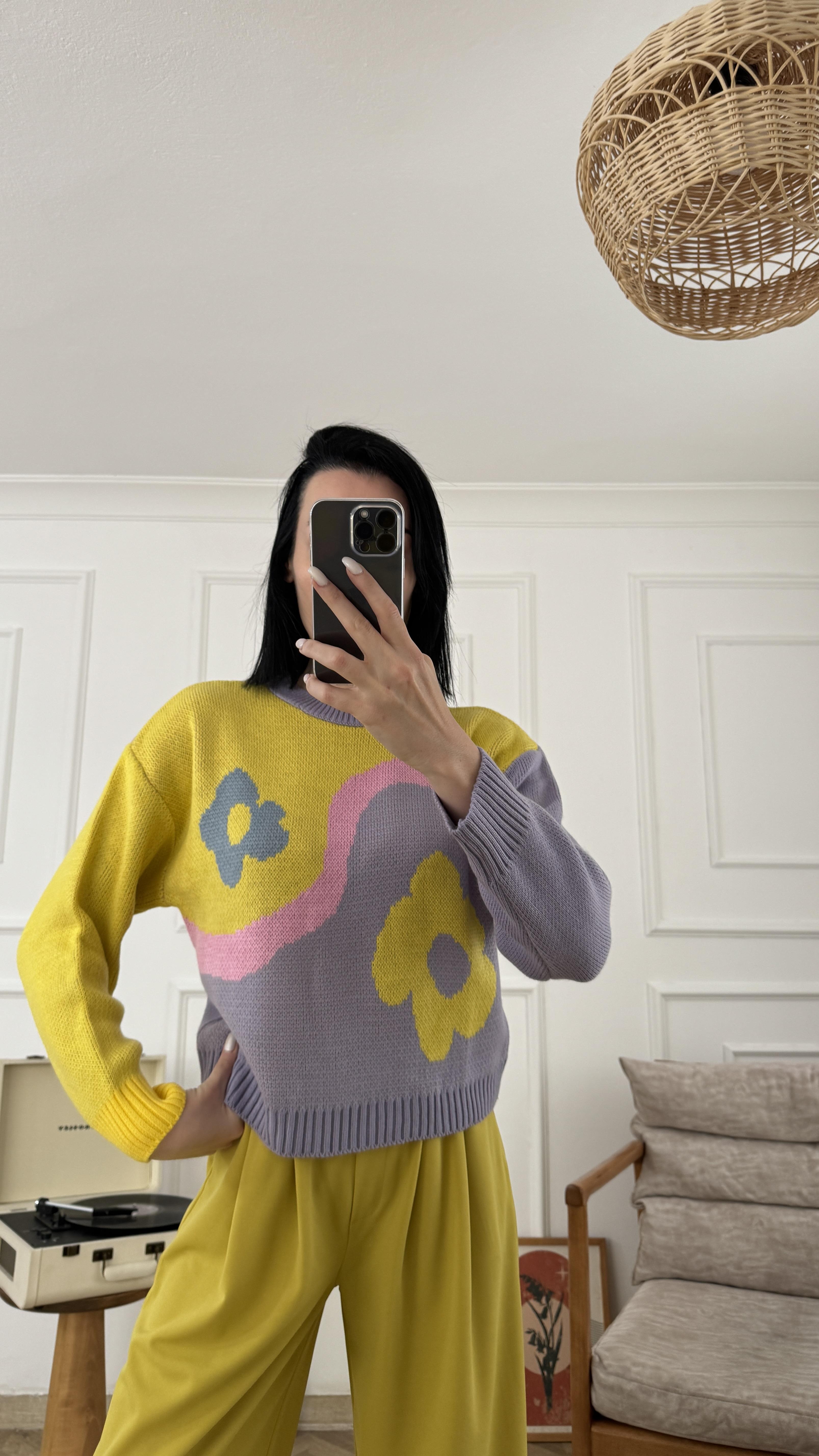 Çiçek Desen Çok Renkli Triko Kazak