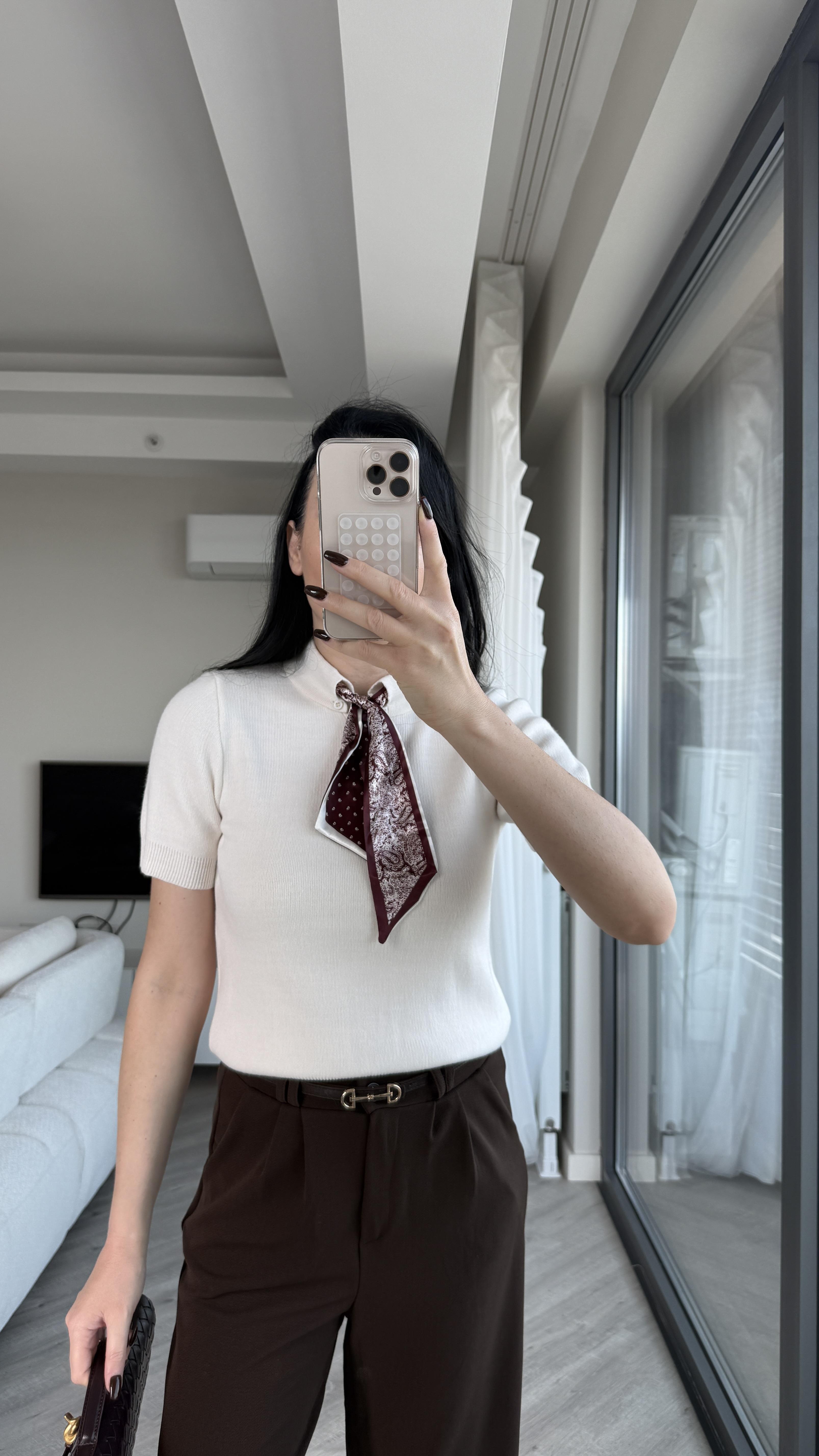 Ekru Fular Detaylı Triko