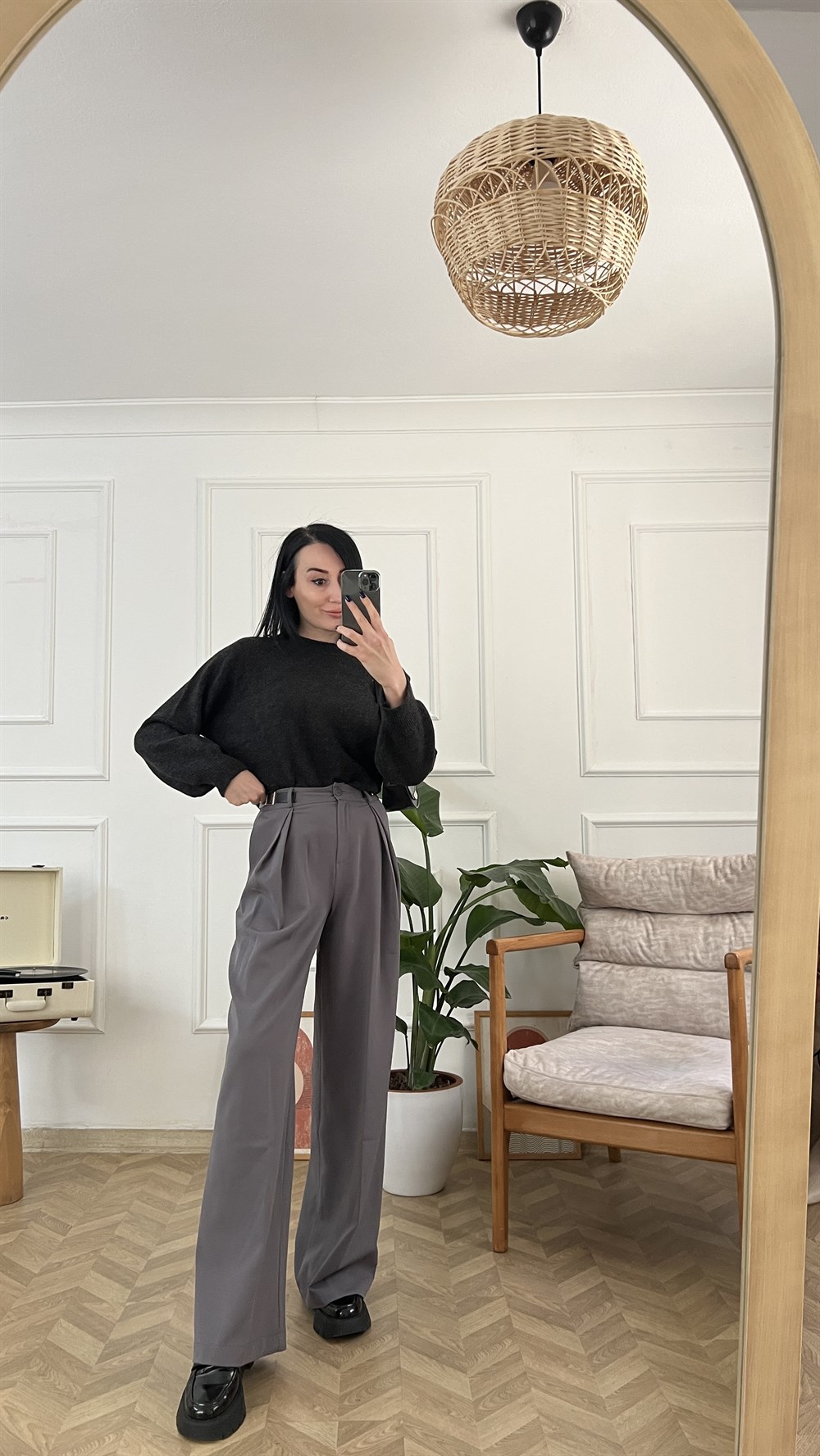 Gri Yanları Kemerli Pantolon